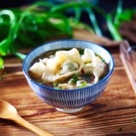 荠菜鸡肉馄饨