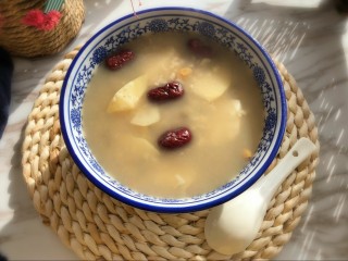 12、健康美味红薯绿豆大枣粥,美味的，红薯粥就好了。多吃红薯，可以消除黑眼圈哦，还减肥呢！