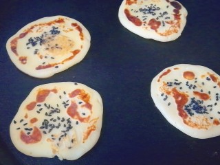 13、酸奶饼（酸奶+鸡蛋）,两面都上色就可以出锅了