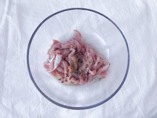 1、馋哭小孩的灵魂小酥肉,花椒粉料酒适量