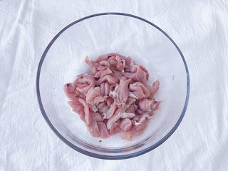 2、馋哭小孩的灵魂小酥肉,搅拌均匀腌制半小时左右