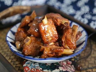 10、十味 红烧排骨,来碗白米饭那叫一个香。