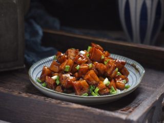 13、糖醋藕丁,美味的糖醋藕丁就做好了 。