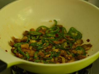 11、青椒小炒肉,翻炒均匀即可