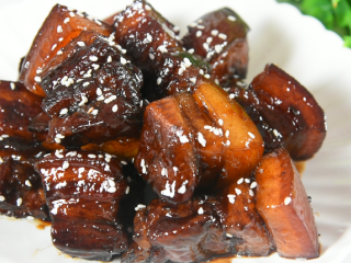 11、倒一瓶可乐进去，就能做一碗绝世红烧肉,爱吃红烧肉的朋友们，快试试这种做法吧~！