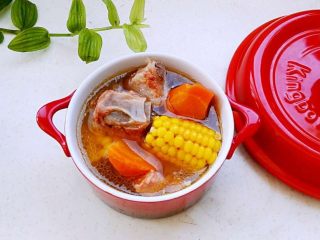 4、玉米排骨汤,成品。