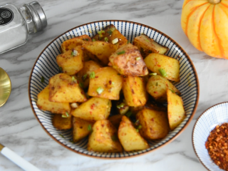 11、土豆这样做，吃起来口感丰富，外脆里嫩！,准备开动啦！