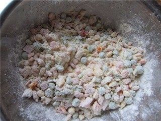 8、三宝玉米饼,拌匀