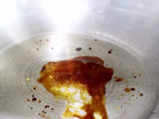 7、陈皮糖醋排骨,熬至褐色，不要熬过头，不然会发苦