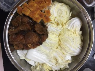 4、鲍汁盆菜   第二弹,烧肉紧挨放齐