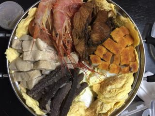 8、鲍汁盆菜   第二弹,海参切条放入   