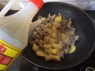 15、红烧土豆牛肉,生抽