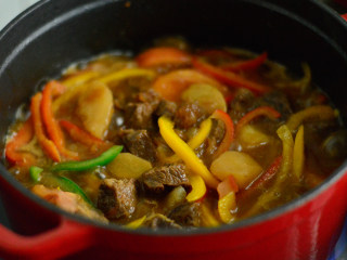 19、番茄牛腩煲,翻炒至浓稠即可