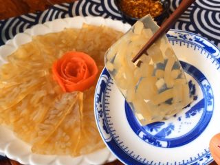 18、《肉皮水晶冻》,晶莹剔透 宛如冰花