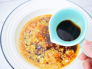 9、开胃凉拌面,加入陈醋