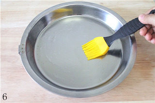 6、自制凉皮,面皮罗罗里刷层薄薄的油