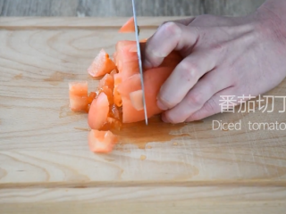 4、好喝到爆的番茄蛋汤，原来诀窍在这里！,番茄切丁