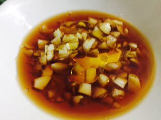 7、#咸味#万里一眼绿,白灼菜心,放入一点花生油!最香!