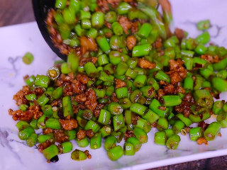 13、肉末炒豆角,简单又美味的菜肴就完成啦