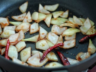 10、孜然洋葱土豆片,翻炒均匀