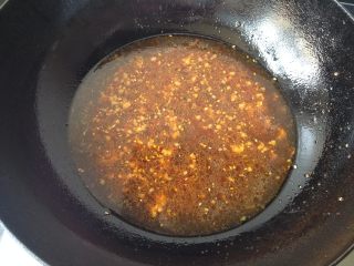 10、肉末豆腐,倒入适量清水