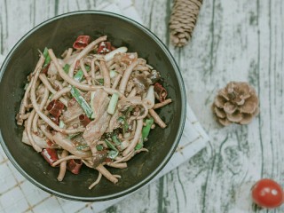 14、干锅茶树菇,麻辣鲜香！是不是挺诱人的！