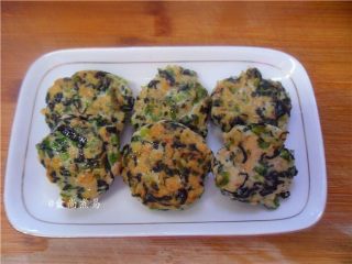 11、菠菜鸡肉饼,然后铲起摆盆