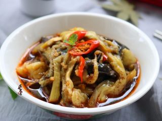 11、凉拌手撕茄子,搅拌均匀