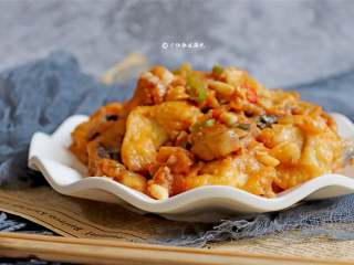 12、糖醋茄子,其鲜香适口，配米饭吃极其适合。