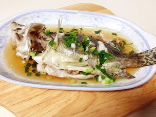 12、清蒸鳜鱼,成品图。