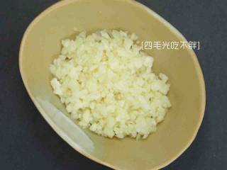 3、干煸四季豆,生姜切末；