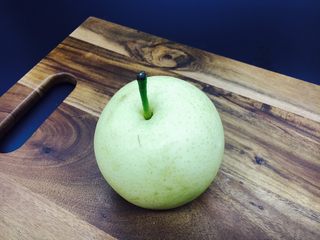 2、冰糖银耳雪梨粥,主要食材:梨