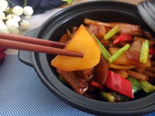 26、鸡翅焖土豆,成品图