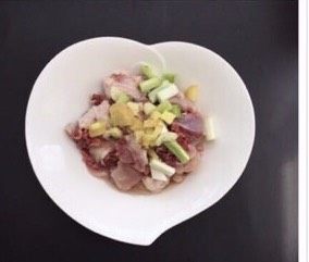 6、辣子鸡~香喷喷火辣辣,葱姜蒜放入