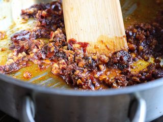 16、香辣虾,炒出红油