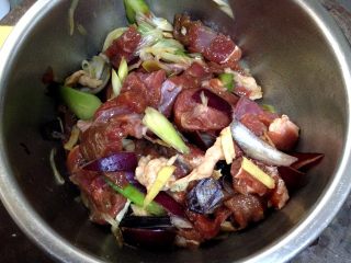 6、麻辣羊肉,翻炒