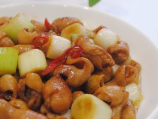 13、油爆肥肠,成品,,很香很好吃