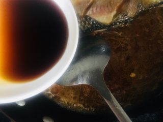 11、红烧鲫鱼,生抽