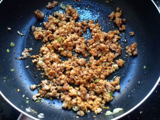 12、家常肉末豆腐,炒匀