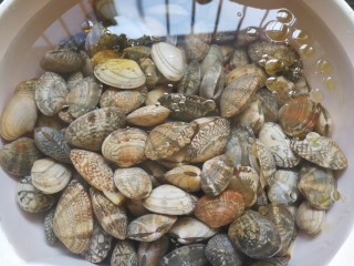 3、吃了不怕长胖的美食___酱爆花蛤,少量香油浸泡2小时