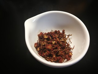 8、吃了不怕长胖的美食___酱爆花蛤,花椒一小把这个一半的量就够了