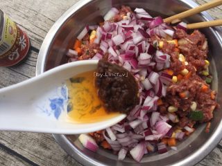 11、沙茶牛肉饭,加入2大勺沙茶酱