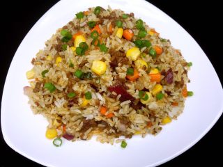 18、沙茶牛肉饭,翻炒均匀后即可关火起锅,装盘