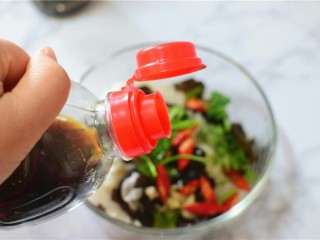 11、凉拌双耳,加醋