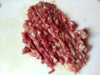 2、香辣肉沫豆腐,猪肉剁碎