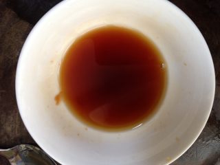 9、蜜汁叉烧烤鸡腿,加少量水调匀