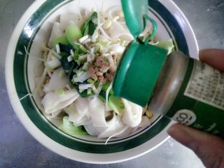 24、油泼扯面,十三香