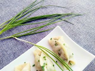 17、早餐锅贴,香葱的多种维生素和抗菌功能,健脾开胃,多多食用意义非凡!