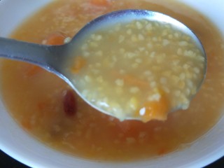 10、玉米渣粥,早上吃一碗很不错。