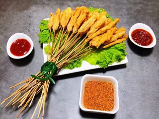 11、鸡肉串串香,也可以搭配烧烤料不同调料有不同的味道